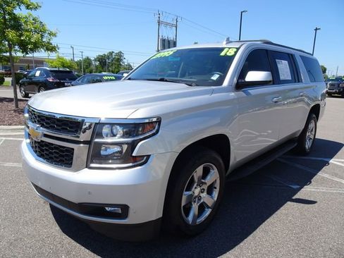 Used 2018 Chevrolet Suburban LT AWD/4WD image 8