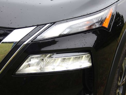 Used 2023 Nissan Rogue SV w/ SV Premium B Package FWD image 5