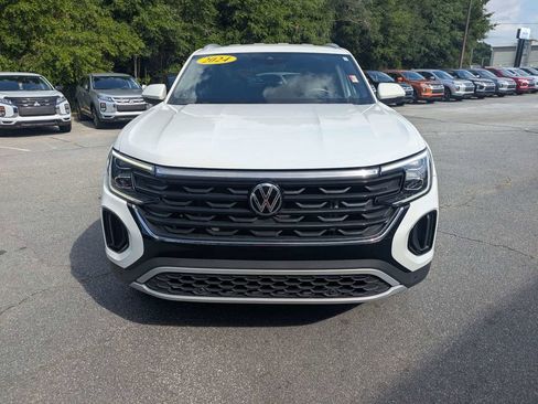 Used 2024 Volkswagen Atlas Cross Sport SE FWD image 8