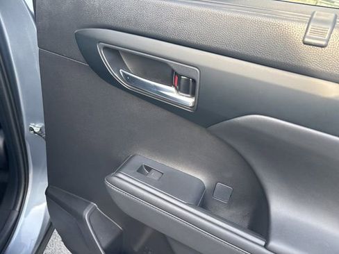 Certified 2024 Toyota Highlander XLE image 15