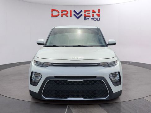 Used 2022 Kia Soul LX image 8