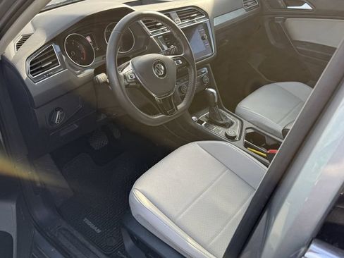 Used 2021 Volkswagen Tiguan SE AWD/4WD image 3