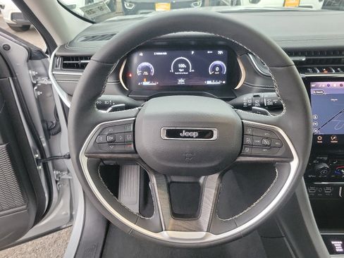 Certified 2023 Jeep Grand Cherokee Limited image 19