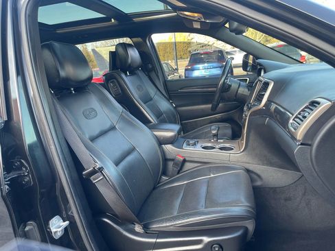 Used 2014 Jeep Grand Cherokee Overland w/ Advanced Technology Group AWD/4WD image 22