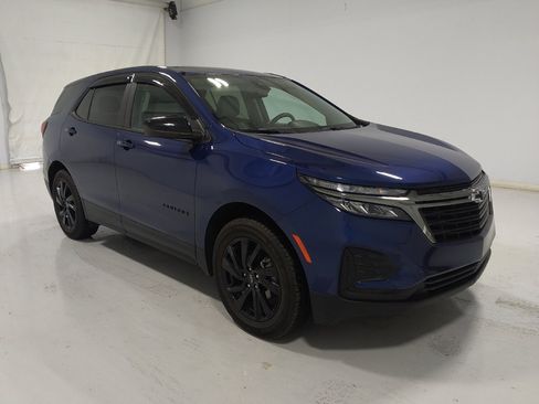Used 2023 Chevrolet Equinox LS w/ LS Convenience Package AWD/4WD image 13