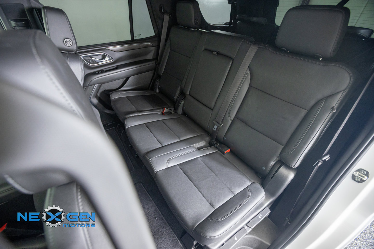 Used 2023 Chevrolet Tahoe Z71 w/ Max Trailering Package AWD/4WD image 32
