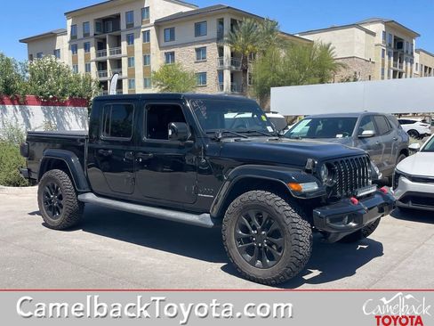 Used 2023 Jeep Gladiator Overland AWD/4WD image 1