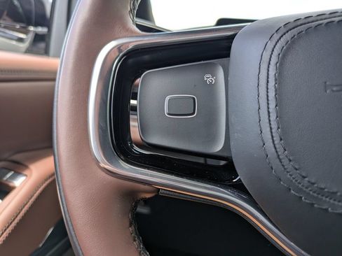 Used 2025 Lincoln Navigator Reserve AWD/4WD image 32