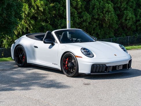 Certified 2025 Porsche 911 Carrera 4 GTS AWD/4WD image 9