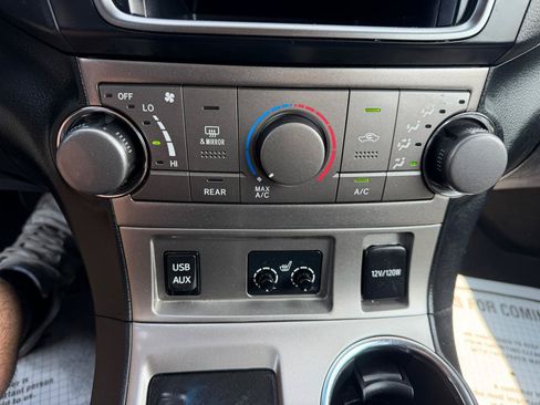Used 2013 Toyota Highlander SE w/ Protection Pkg AWD/4WD image 27