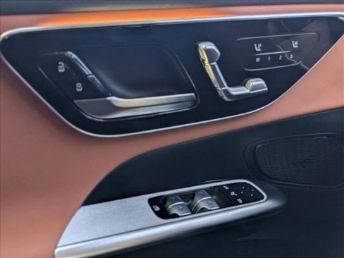 Used 2026 Mercedes-Benz GLC 300 image 12