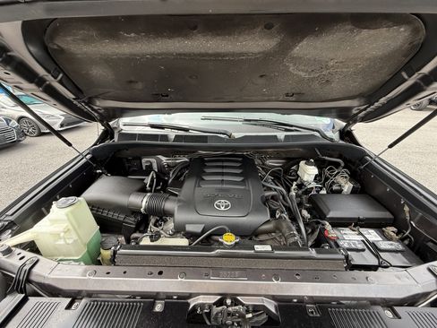 Used 2016 Toyota Tundra SR5 w/ SR5 Upgrade Package image 29