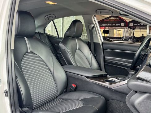 Used 2023 Toyota Camry SE image 19