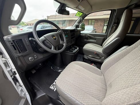 Used 2024 Chevrolet Express 3500 LT w/ LT Preferred Equipment Group RWD image 12