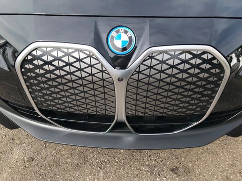 Used 2025 BMW i4 xDrive40i w/ Premium Package image 61