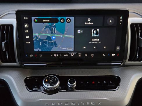 Used 2025 Ford Expedition Max Active AWD/4WD image 17