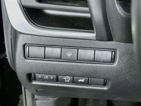 Used 2026 Nissan Rogue SV FWD image 17