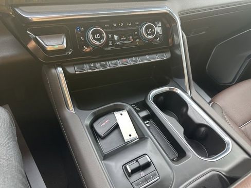 Used 2026 GMC Sierra 2500 Denali image 41