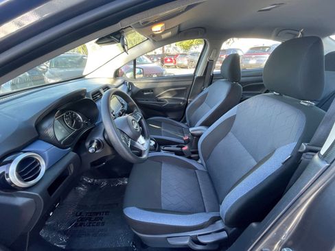 Used 2025 Nissan Versa SV image 27