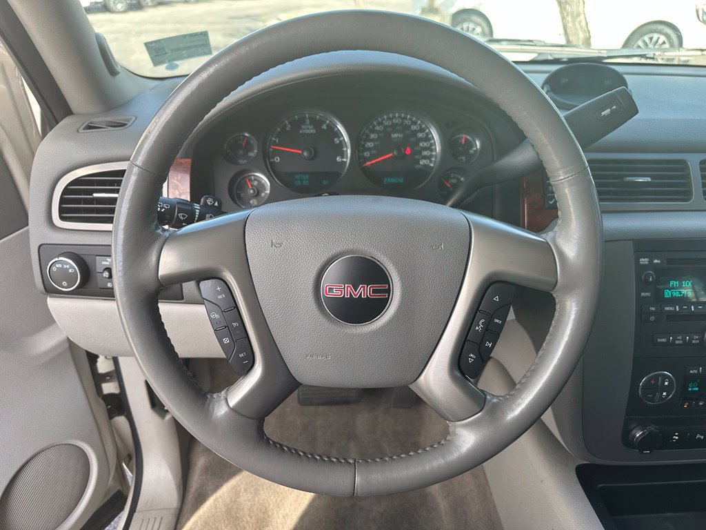 Used 2012 GMC Yukon XL SLT w/ SLT-2 Equipment Package AWD/4WD image 31