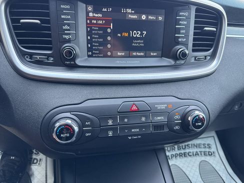 Used 2018 Kia Sorento AWD image 30