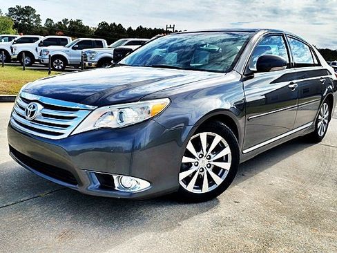 Used 2011 Toyota Avalon Limited image 1