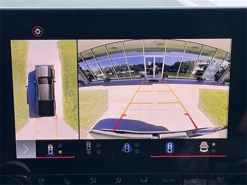 Used 2023 GMC Canyon Denali image 16