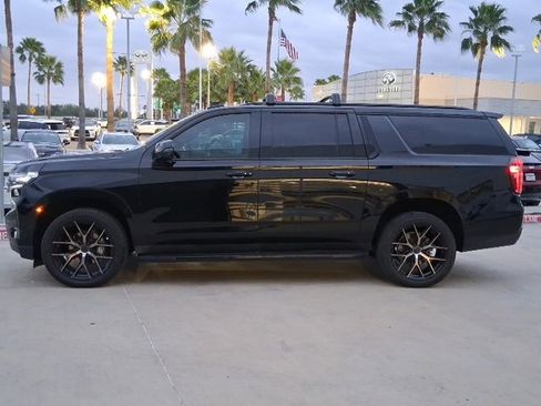 Used 2022 Chevrolet Suburban RST w/ Luxury Package image 3