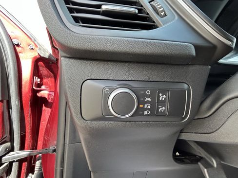 Used 2020 Ford Escape SE image 28