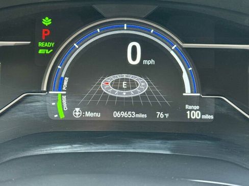 Used 2018 Honda Clarity Touring image 32