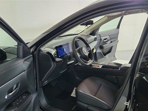 New 2026 Nissan Kicks SR w/ Cold Weather Package image 15