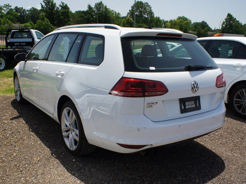 Used 2017 Volkswagen Golf SE FWD image 6