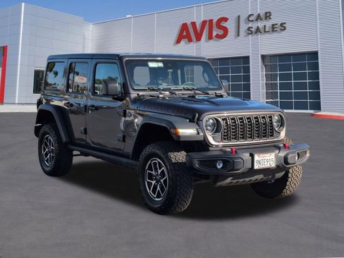 Used 2025 Jeep Wrangler Unlimited Rubicon w/ Convenience Group AWD/4WD image 3