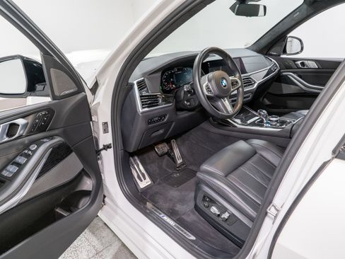 Used 2022 BMW X7 M50i image 12
