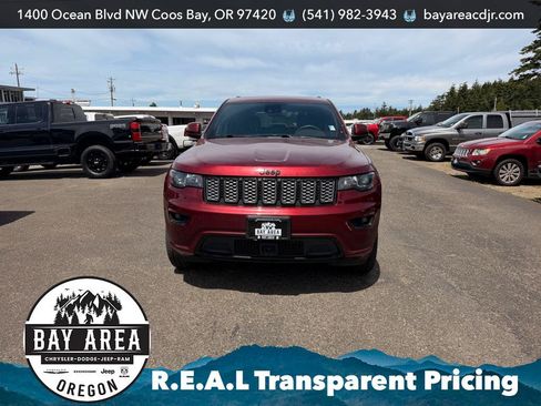 Used 2021 Jeep Grand Cherokee Laredo X AWD/4WD image 2