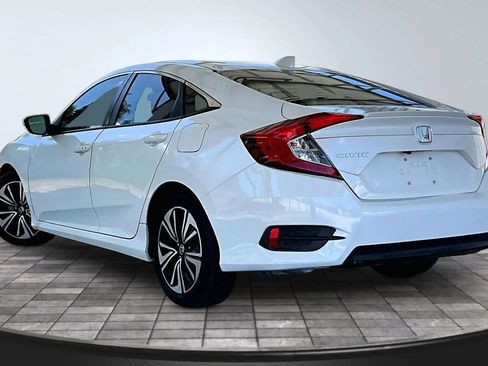 Used 2018 Honda Civic EX-T image 4