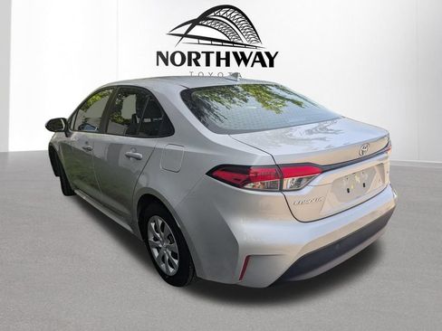 Used 2024 Toyota Corolla LE FWD image 5