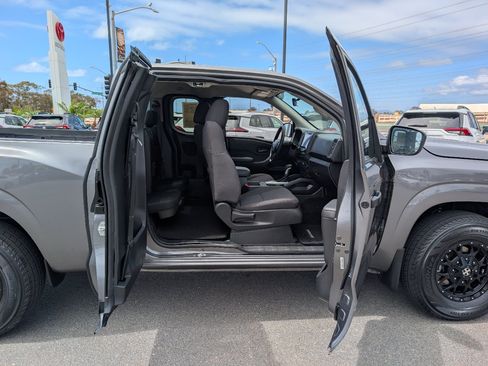 Used 2022 Nissan Frontier S w/ Technology Package RWD image 8
