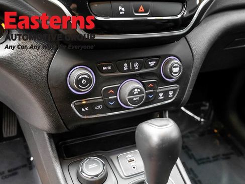 Used 2019 Jeep Cherokee Limited AWD/4WD image 20