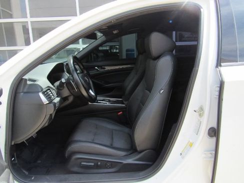 Used 2019 Honda Accord Sport image 14