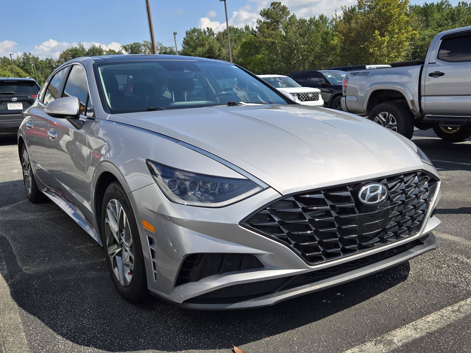 Used 2023 Hyundai Sonata SEL w/ Convenience Package FWD image 3