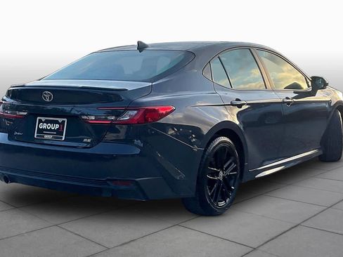 Used 2025 Toyota Camry SE FWD image 11