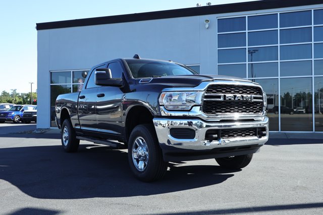 Used 2024 RAM 2500 Tradesman w/ Chrome Appearance Group AWD/4WD image 2