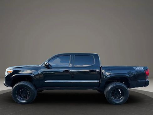 Used 2020 Toyota Tacoma SR image 8