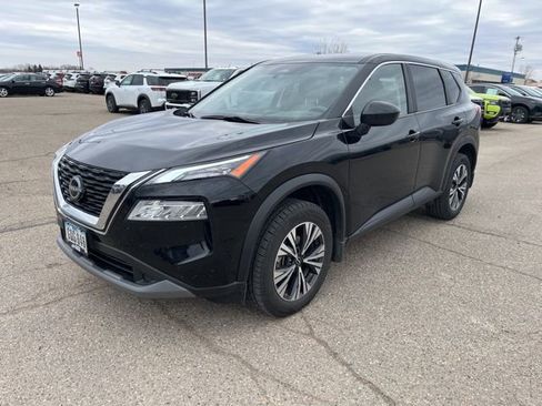 Used 2023 Nissan Rogue SV image 1