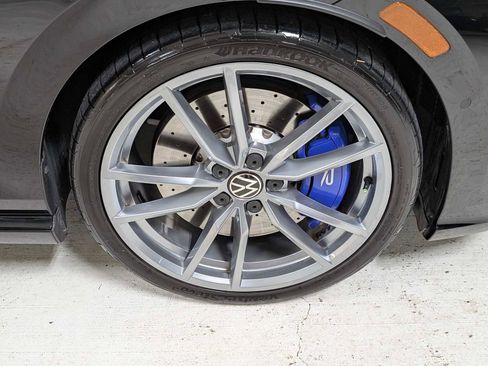 Used 2024 Volkswagen Golf R w/ MDO Package image 9