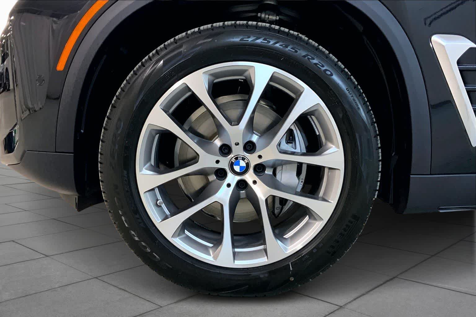 Used 2026 BMW X5 xDrive40i AWD/4WD image 11