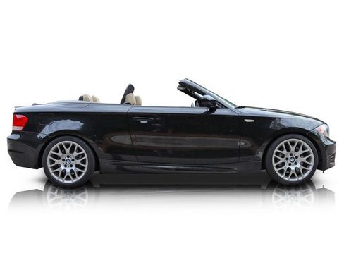 Used 2010 BMW 135i Convertible image 2