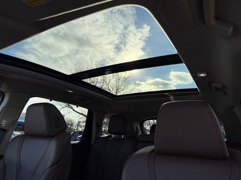 Used 2025 Acura MDX w/ Technology Package image 31