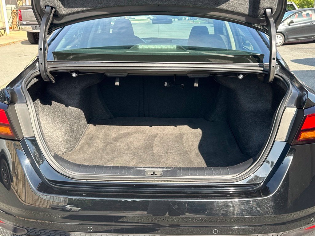 Used 2025 Nissan Altima 2.5 SV FWD image 38